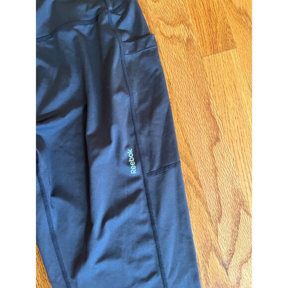 Reebok gray 2 pocket leggings XL Perfect condition 91%‎ polyester 9% spandex - Picture 3 of 4